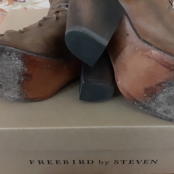 Freebird Eagle Peep Toe Buckle Strap Bootie size 9--FINAL PRICE 👢🤩❣ - Picture 4 of 5